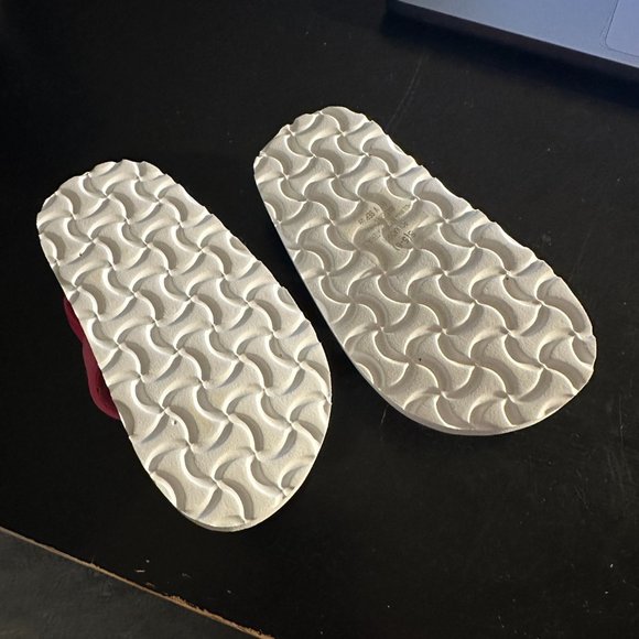 NWOT OshKosh B'gosh Pink Toddler Flip Flops with Back Sz S (5-6) - Picture 4 of 6